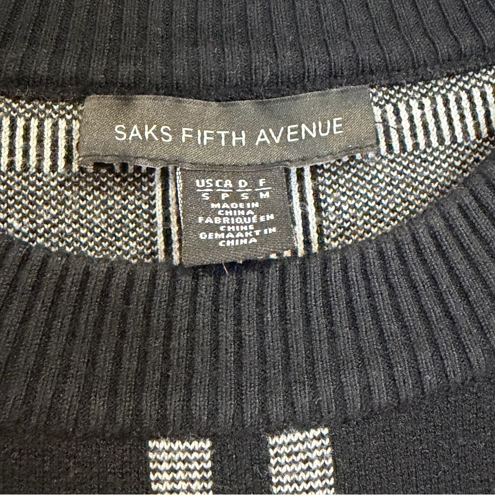 SAKS FIFTH AVENUE Women's Black/White Plaid Split Hem Sweater Size S - Picture 4 of 7
